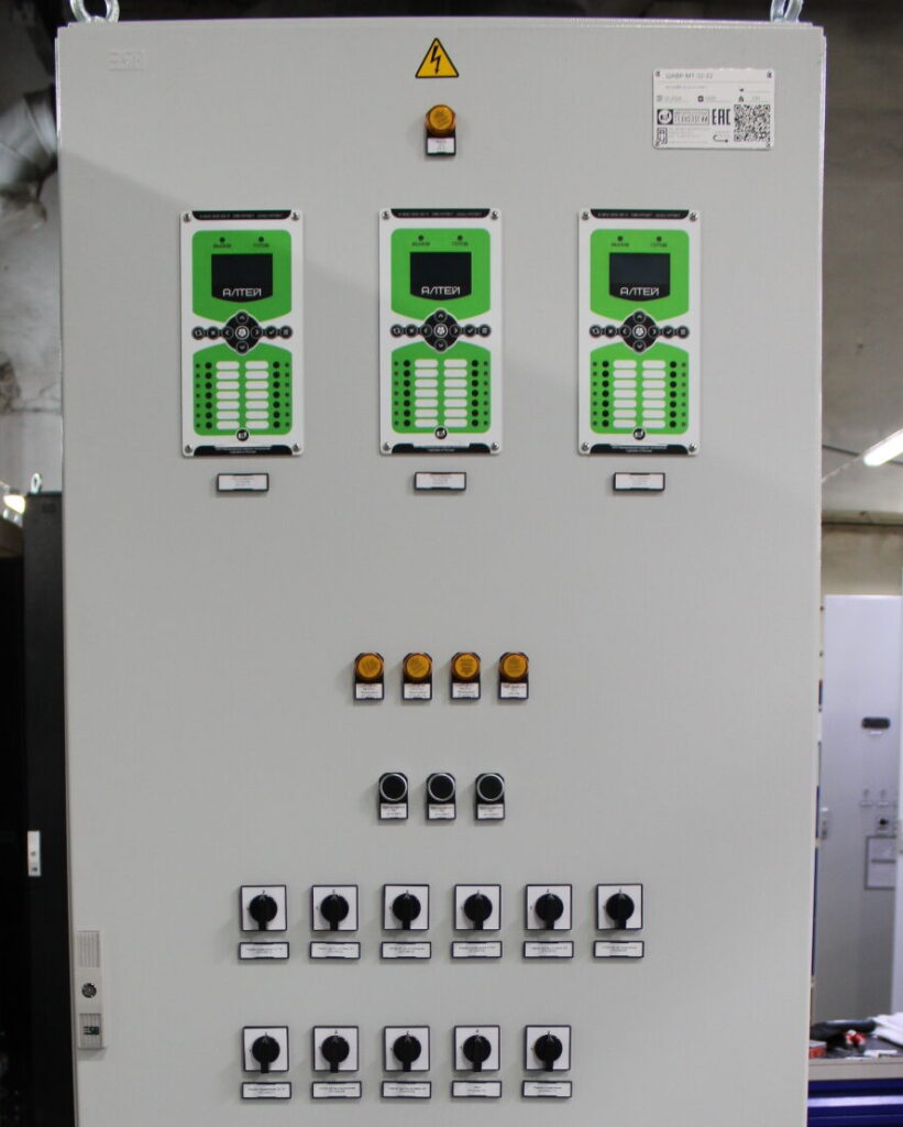 Шкаф защиты и АУВ вводного и секционного выключателя ШАВР‑МТ