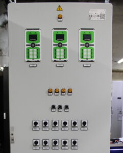 Шкаф защиты и АУВ вводного и секционного выключателя ШАВР‑МТ